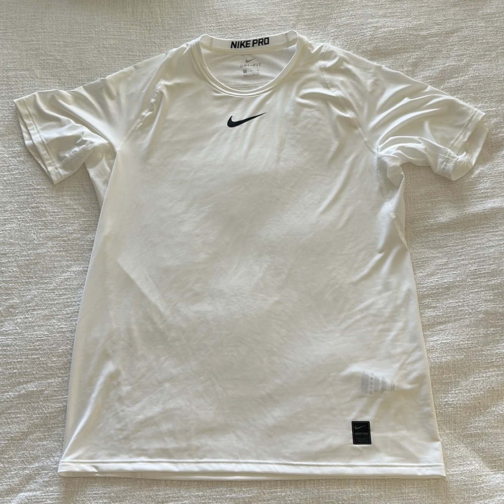 Men’s Nike Pro White Athletic Workout Short Sleeve Top